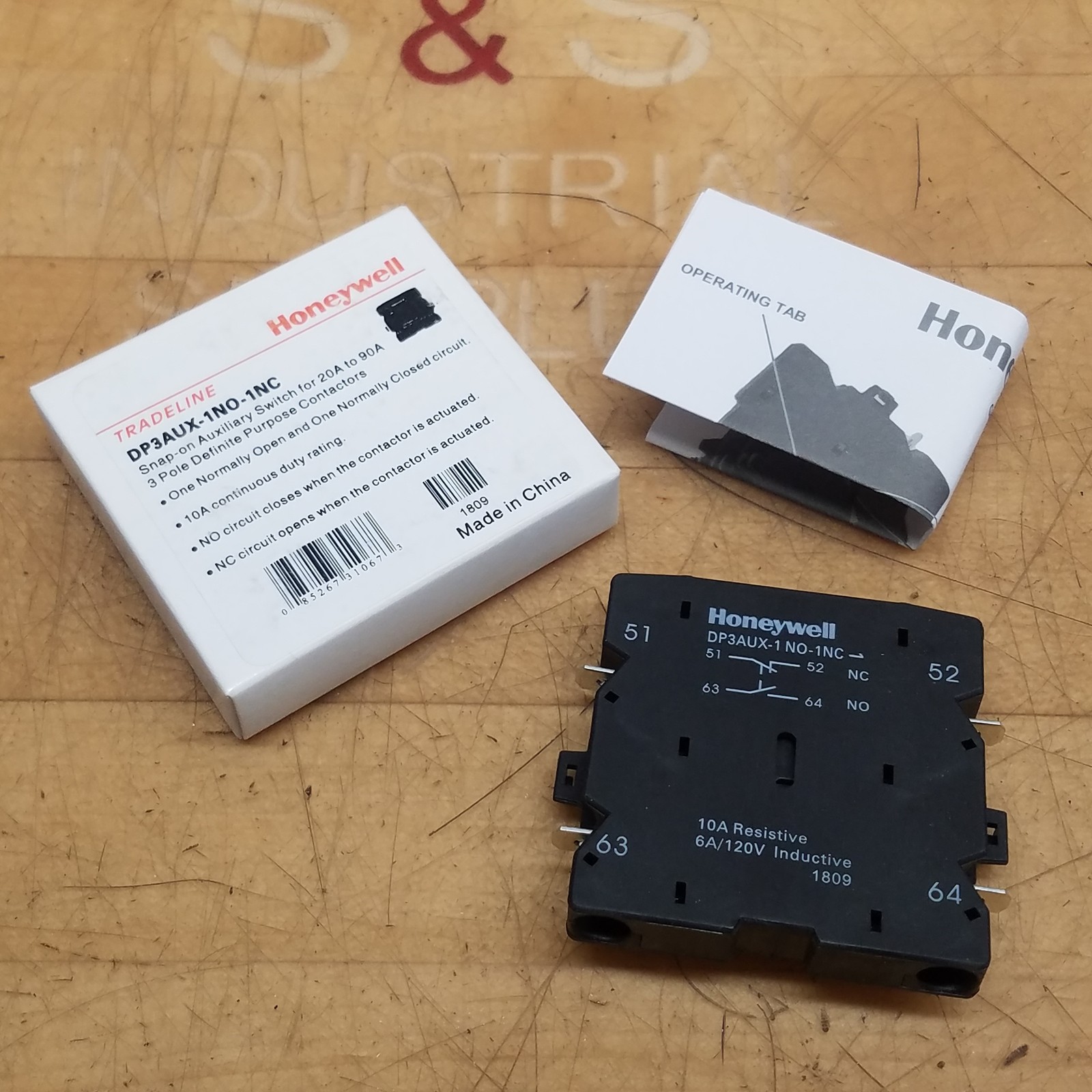 Honeywell DP3AUX-1NO-1NC Snap-On Auxiliary Switch for 20A to 90A - NEW