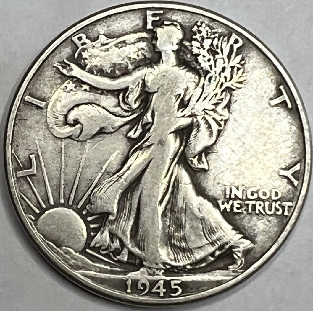 1945 Walking Liberty Half Dollar (90% Silver!)  V206