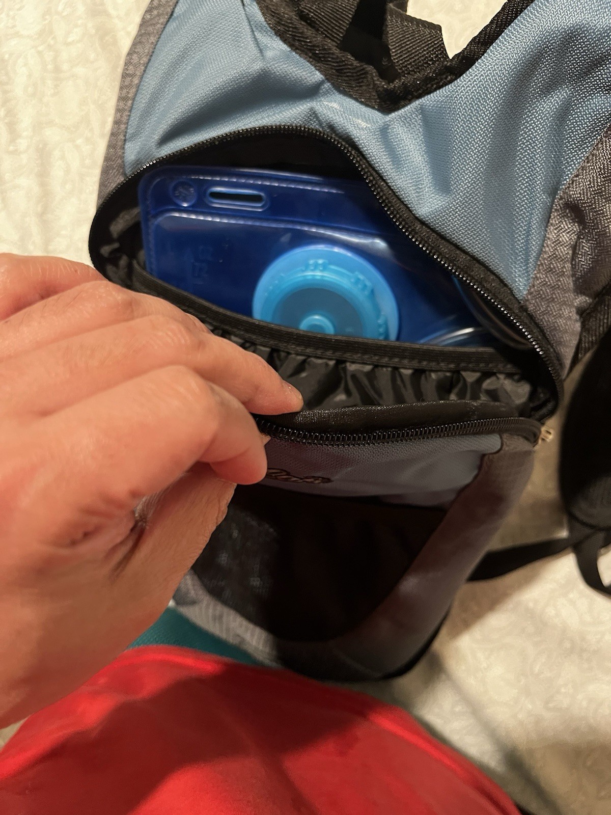 Cabela’s Hydration Backpack w Water Bladder Blue Gray Hiking Running Cycling