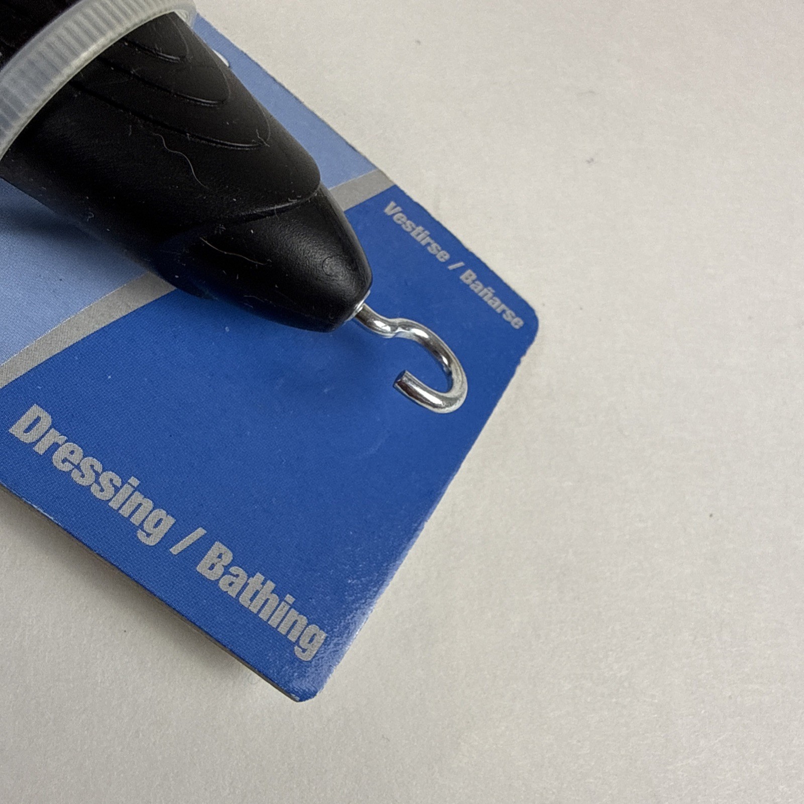 Button Hook Zipper Pull Dressing Aid Essential Medical Supply Handle L3022