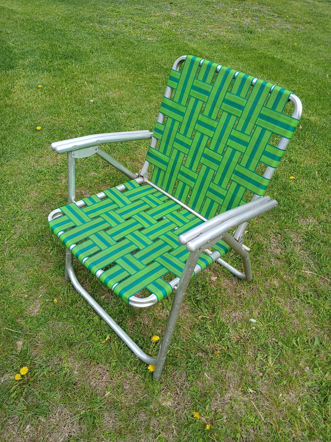 Nice Vintage 1970s 80s Webbed Aluminum Lawn Chair - Solid Green Webbing -