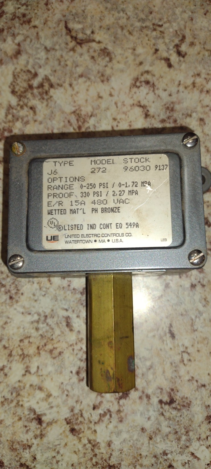 United Electric J6-272 ~ Pressure Switch, 0-250 PSI / 0-17.2 MPA, 480VAC, 15A