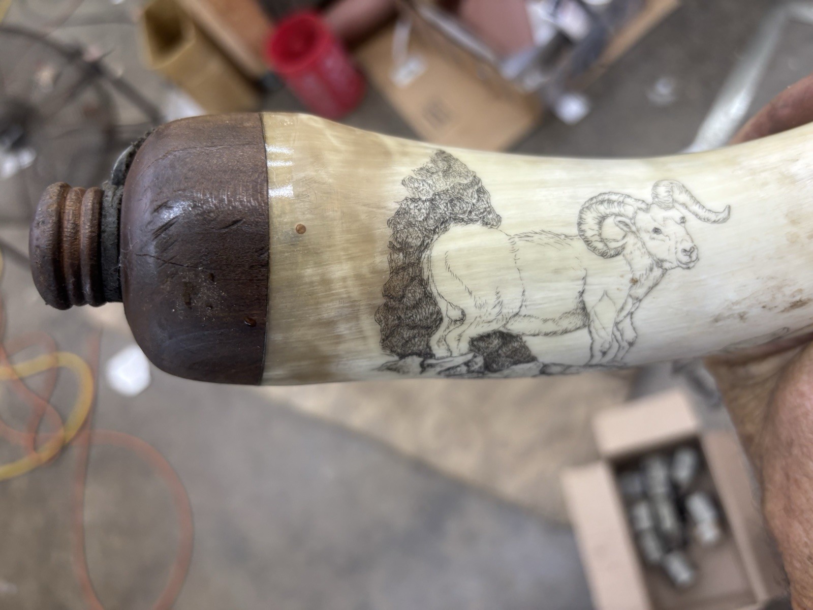 Custom Scrimshaw Powder Horn