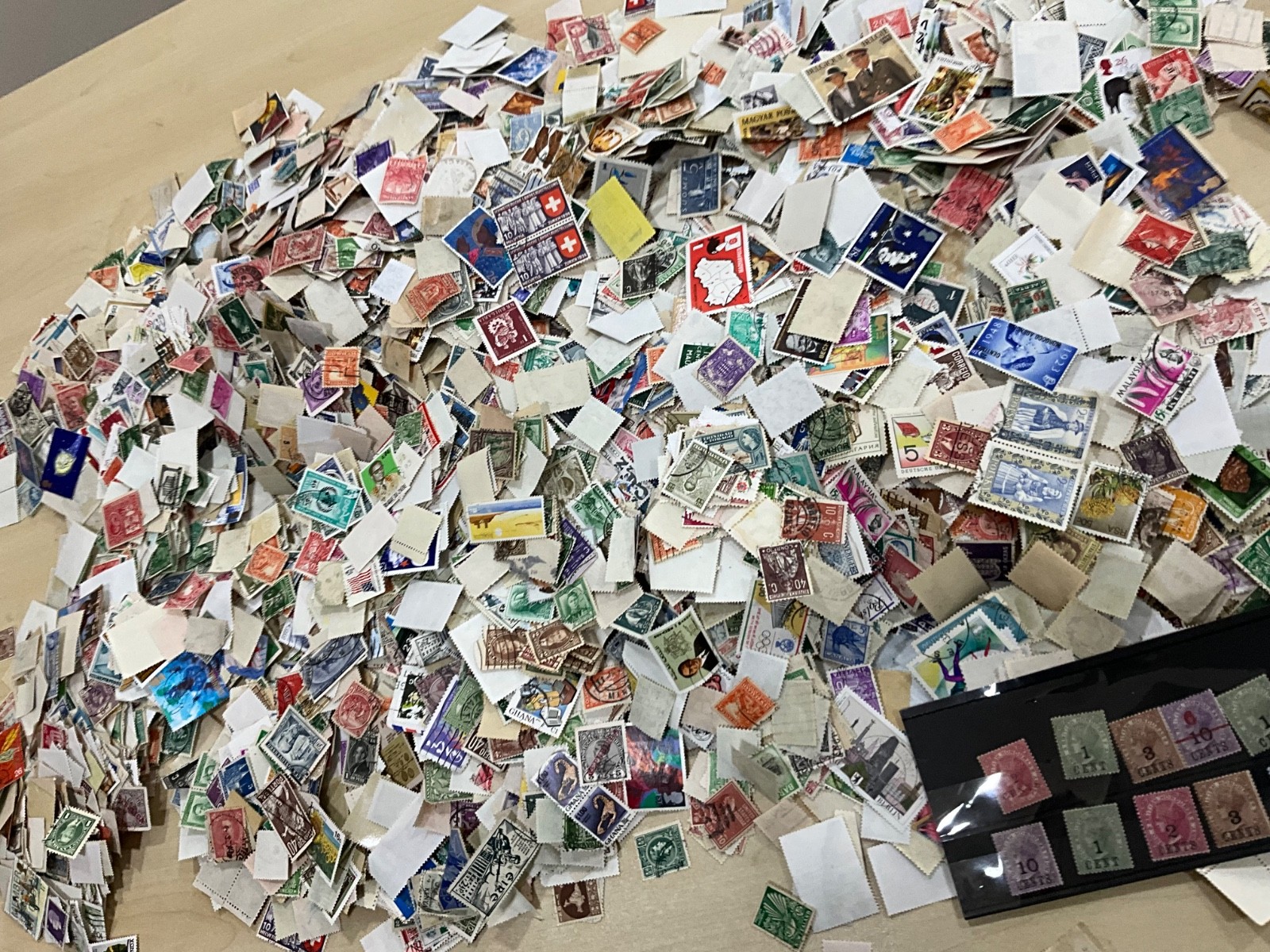 World and commonwealth stamps off paper vintage  to modern mint Qv card