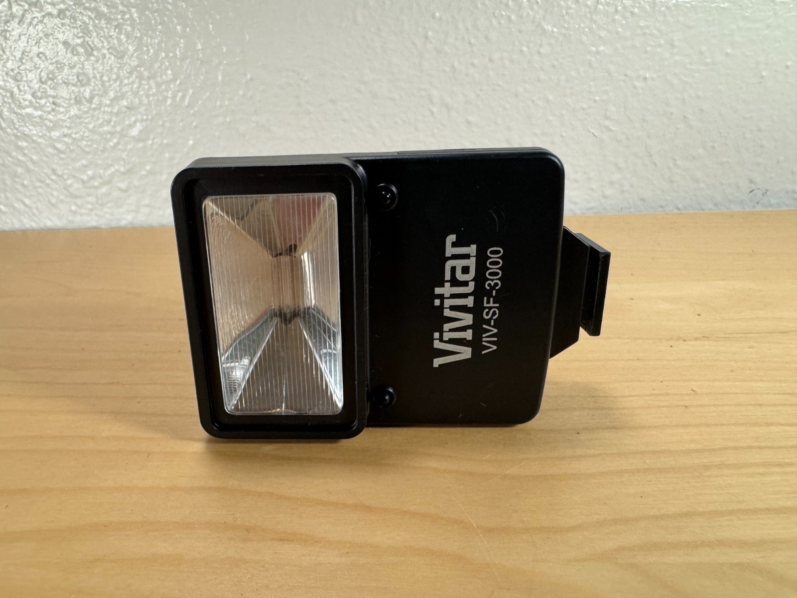 [TESTED] Vivitar VIV-SF-3000 Battery Powered Camera Flash Attachment
