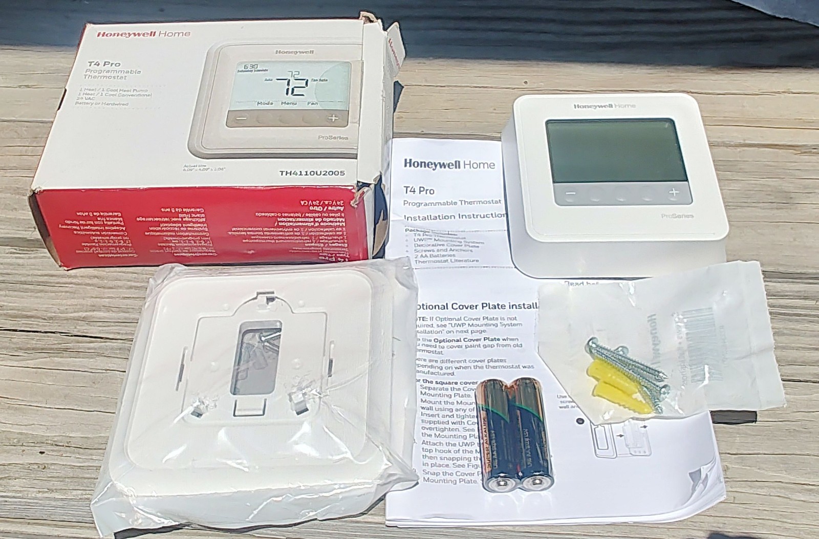 New Complete Open Box HONEYWELL T4 PRO Digital Backlit Thermostat