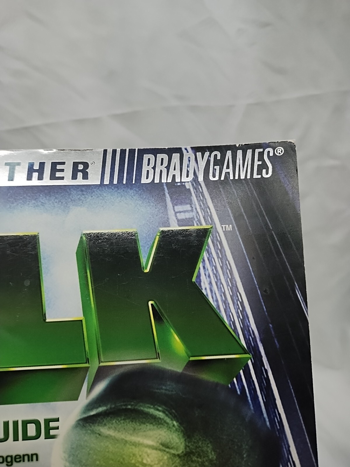 Hulk Official Strategy Guide Book With Poster Insert