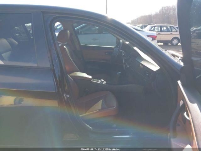 328I 2011 Glove Box 4956190