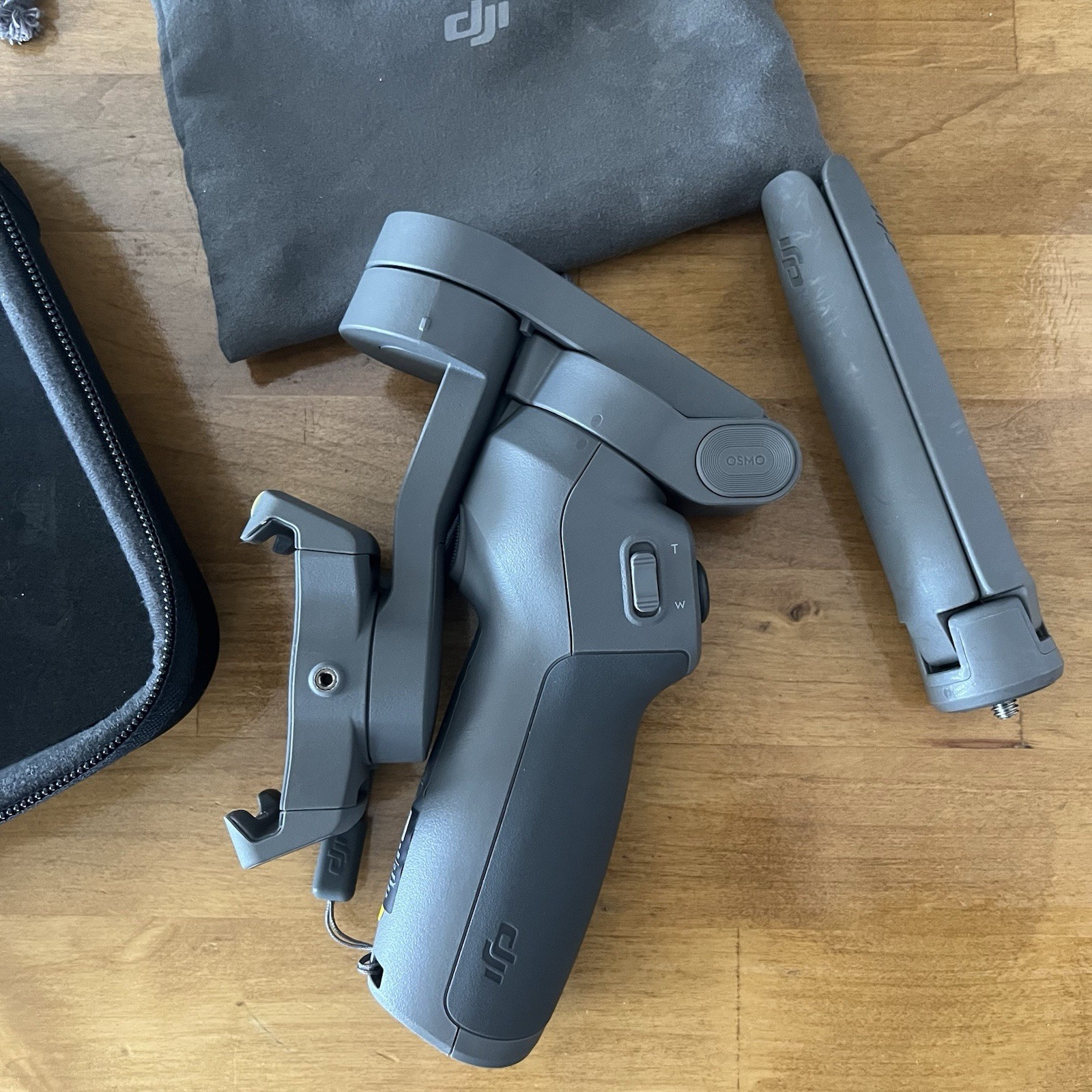 DJI Osmo Mobile 3 Smartphone Gimbal Stabilizer with Case & Pouch