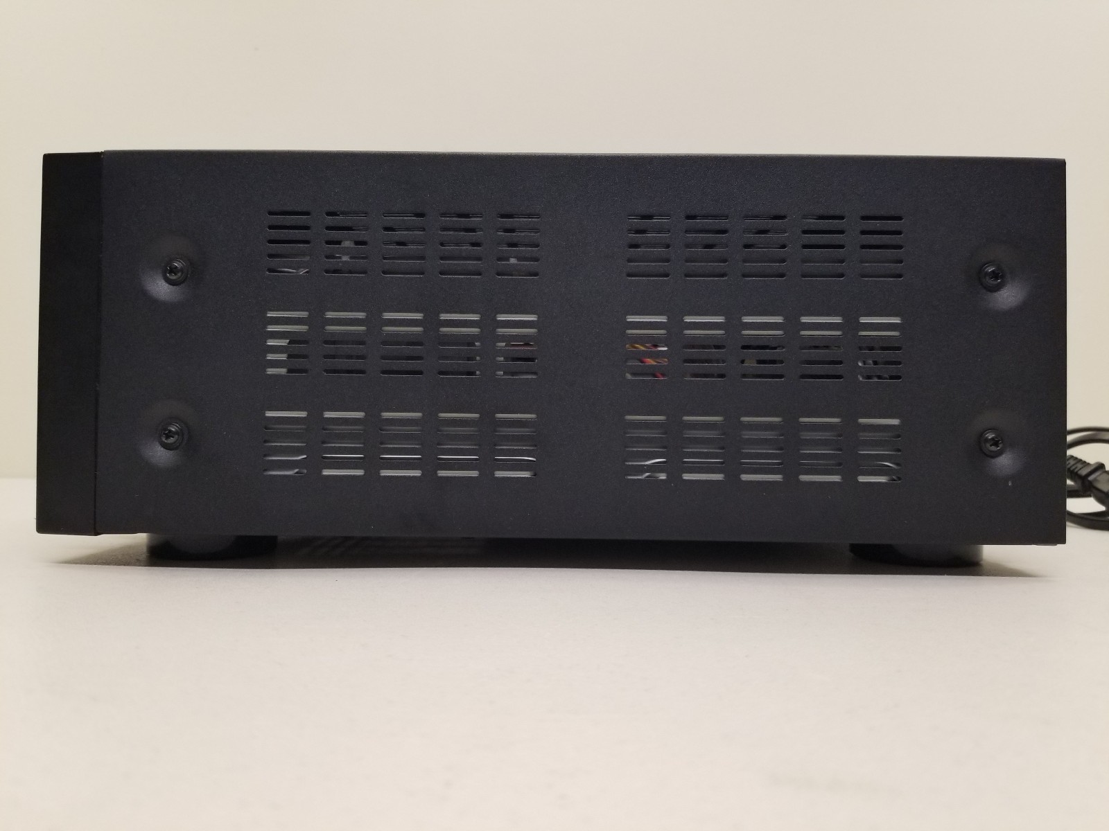 KLH Audio Model R3100 AM/FM Stereo Receiver w/Remote Bundle EXCELLENT!