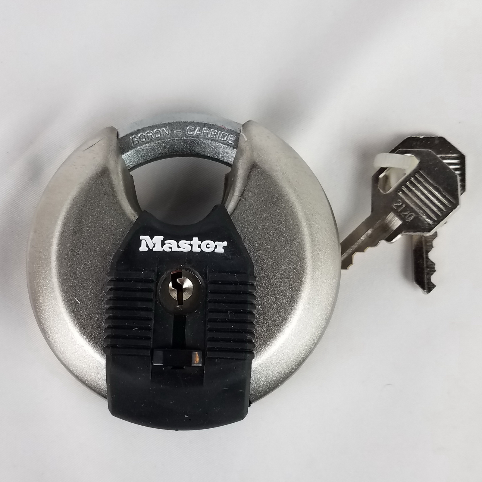 Master Lock M50XD Heavy Duty Disc Padlock Lock w/2 Keys - NEW
