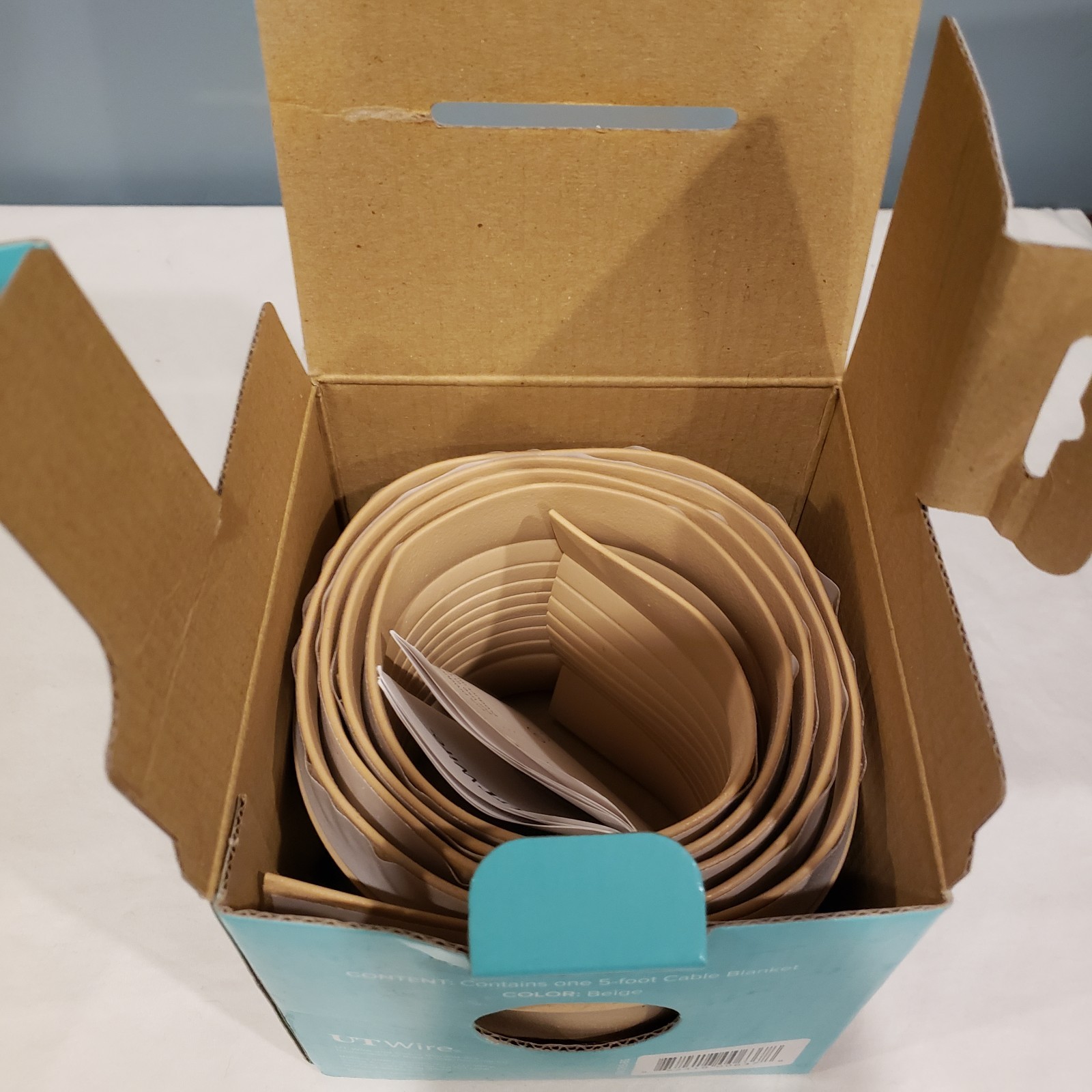 UT Wire Cable Blanket, Opened Never Used