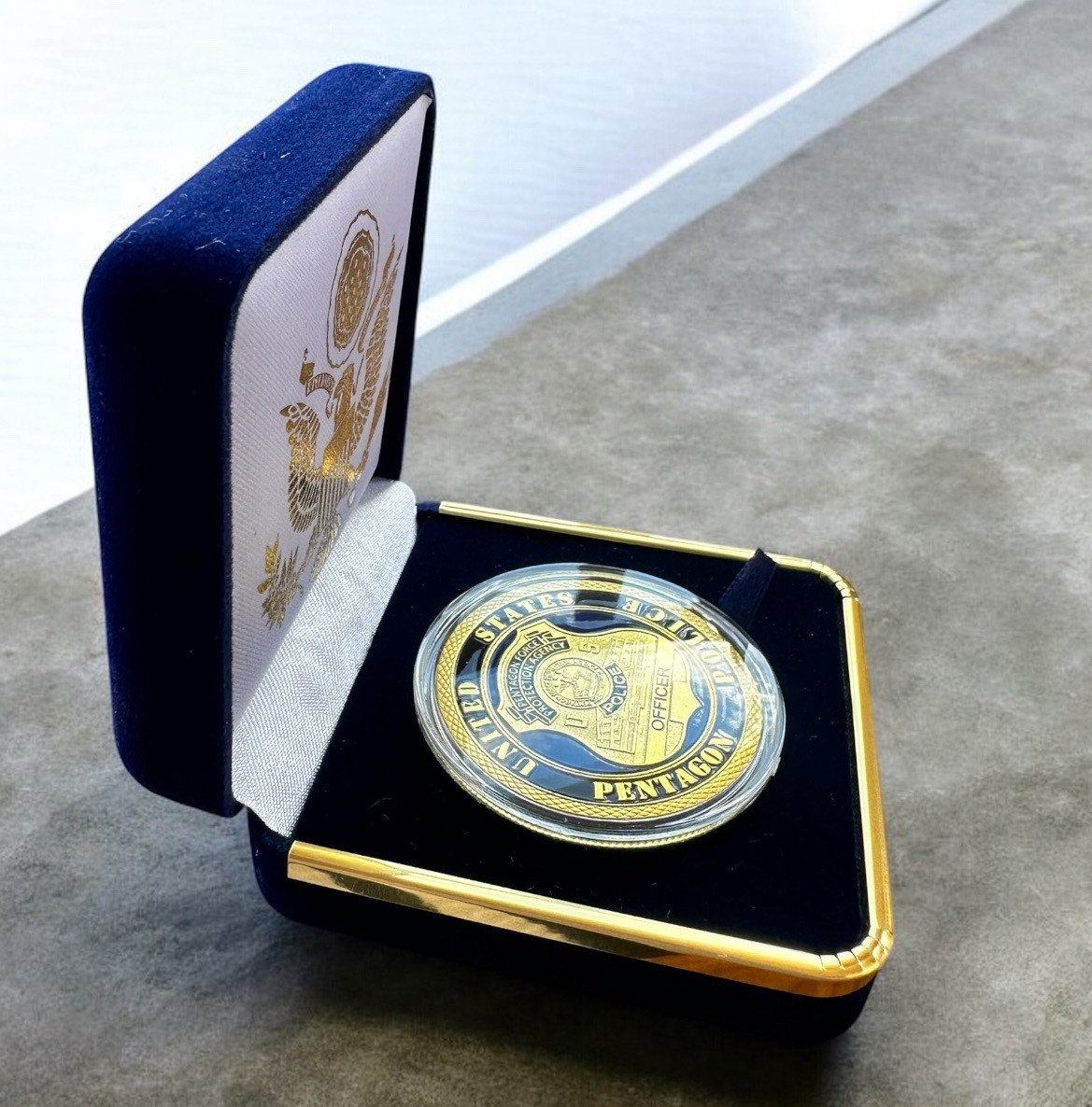United States US Pentagon POLICE Division Challenge Coin in Blue Velvet Case
