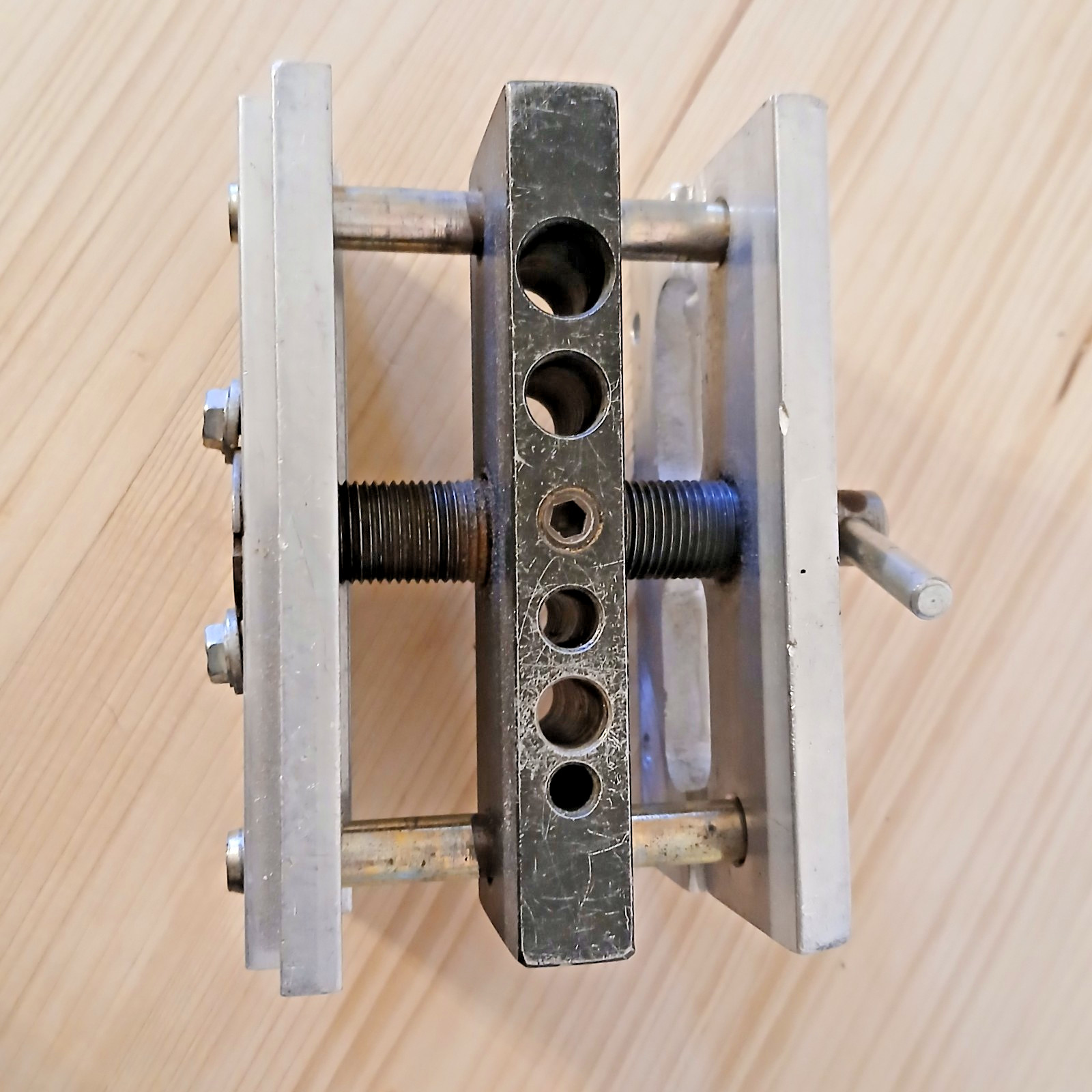 Dowl-it Self Centering Dowel Pin Drill Guide Vise Model 1000 Made U.S.A.