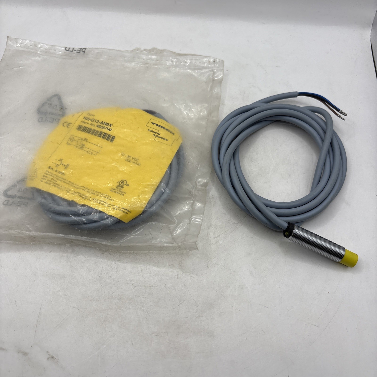 Turck NI5-G12-AN6X Proximity Sensor Lot Of 2