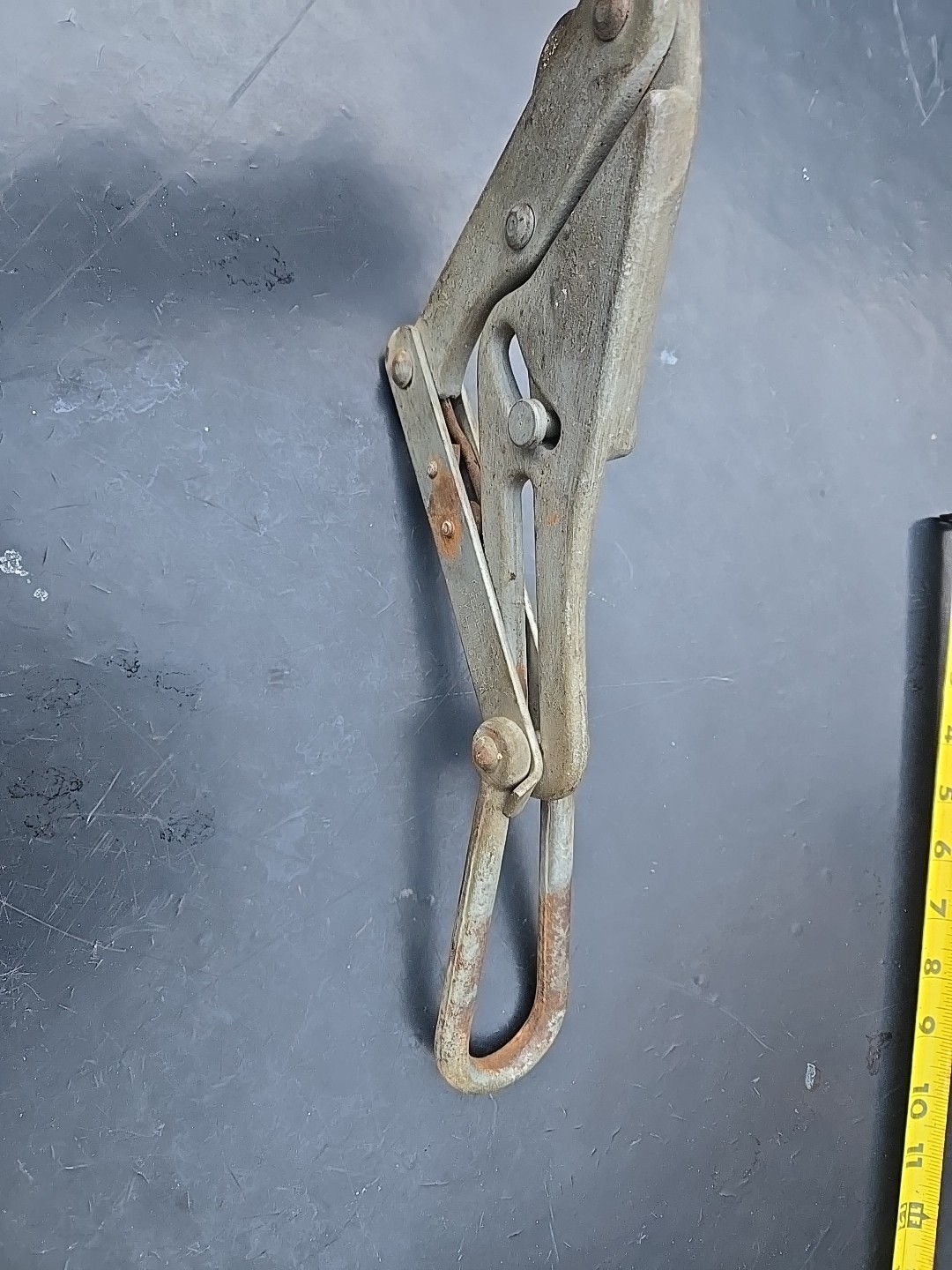 Cable Puller Grip for Bare Wire