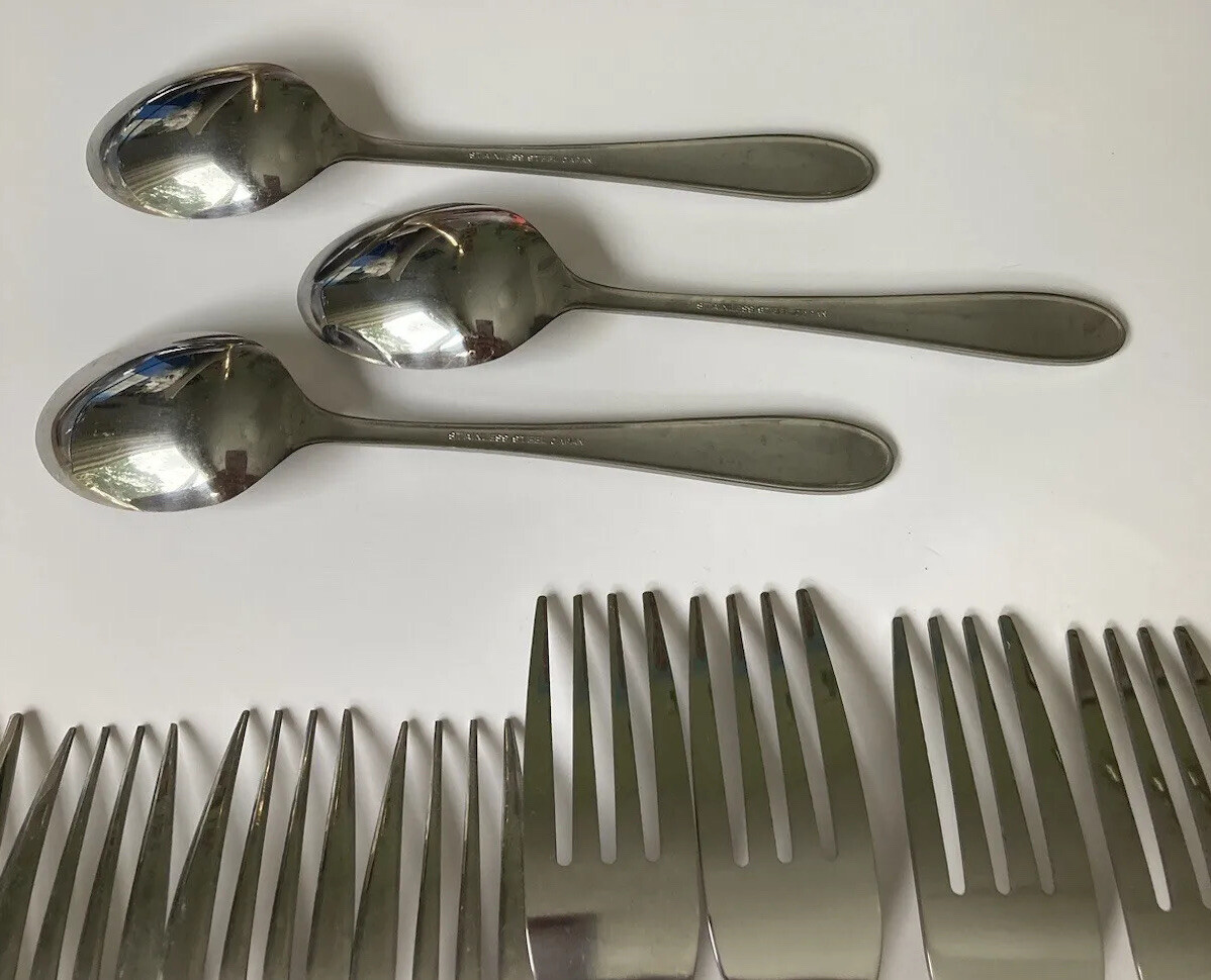 26 Piece “UPDATE” Pattern International Stainless Beaded Heavy Flatware Plus
