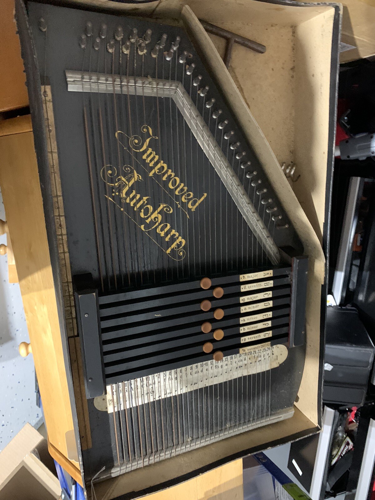 Vintage Improved 8 Bar Improved Autoharp