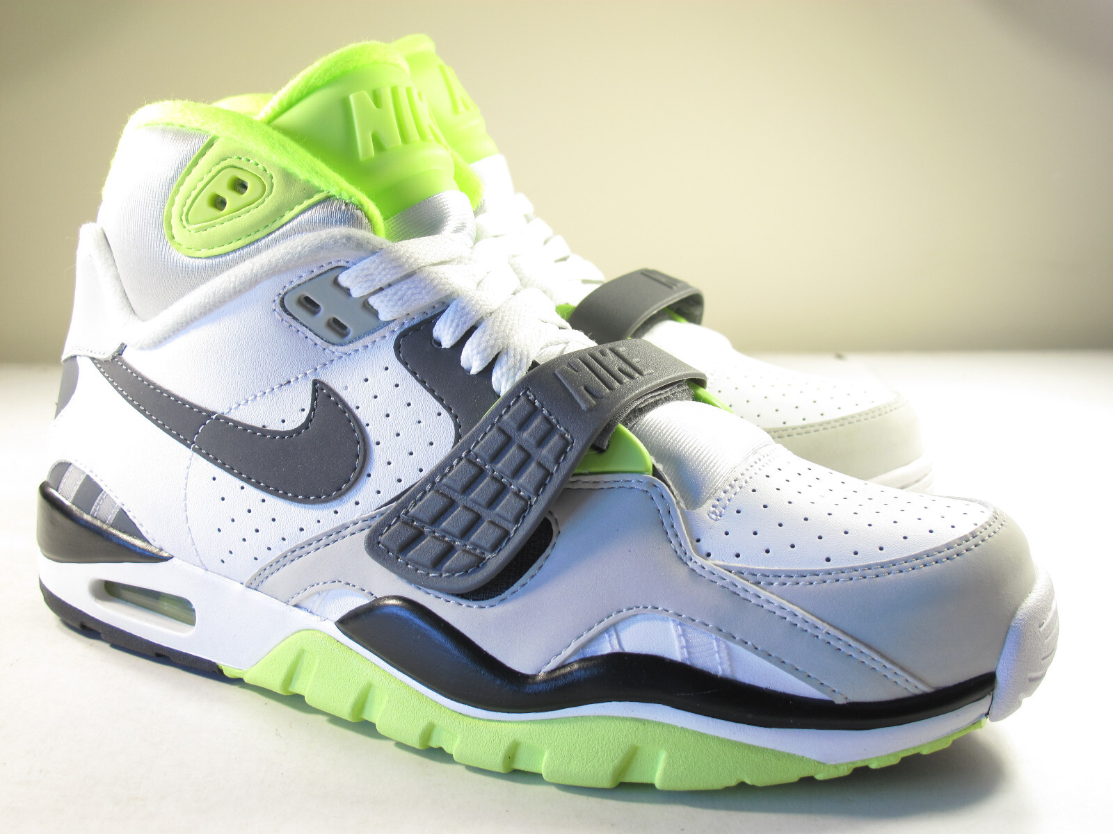 DS 2013 NIKE AIR TRAINER SC 443575 102 VOLT 8.5, 9 PRESTO MAX FORCE 180 95 97 1