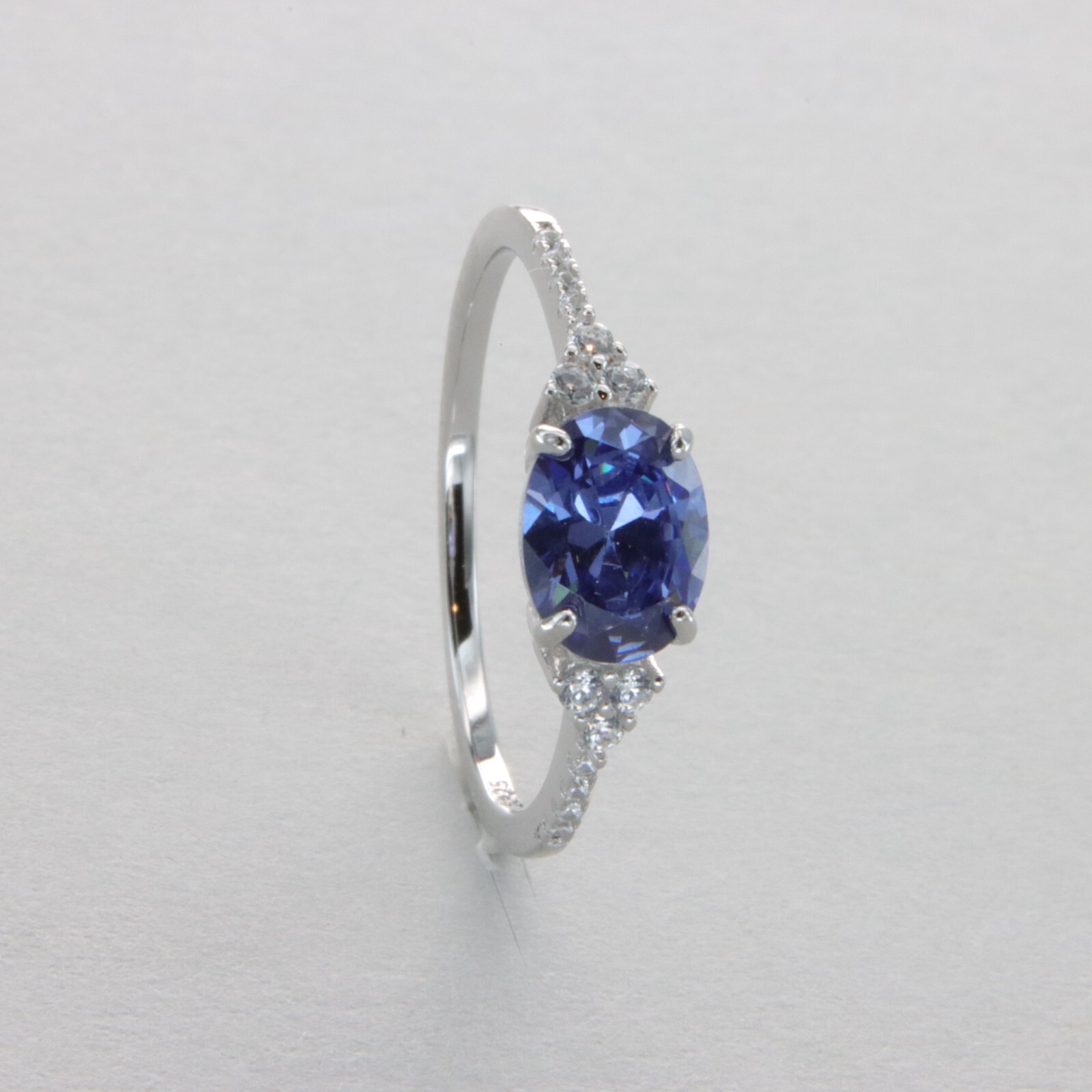Oval Blue TANZANITE Ring with 14 CZs  - 925 STERLING SILVER #9e