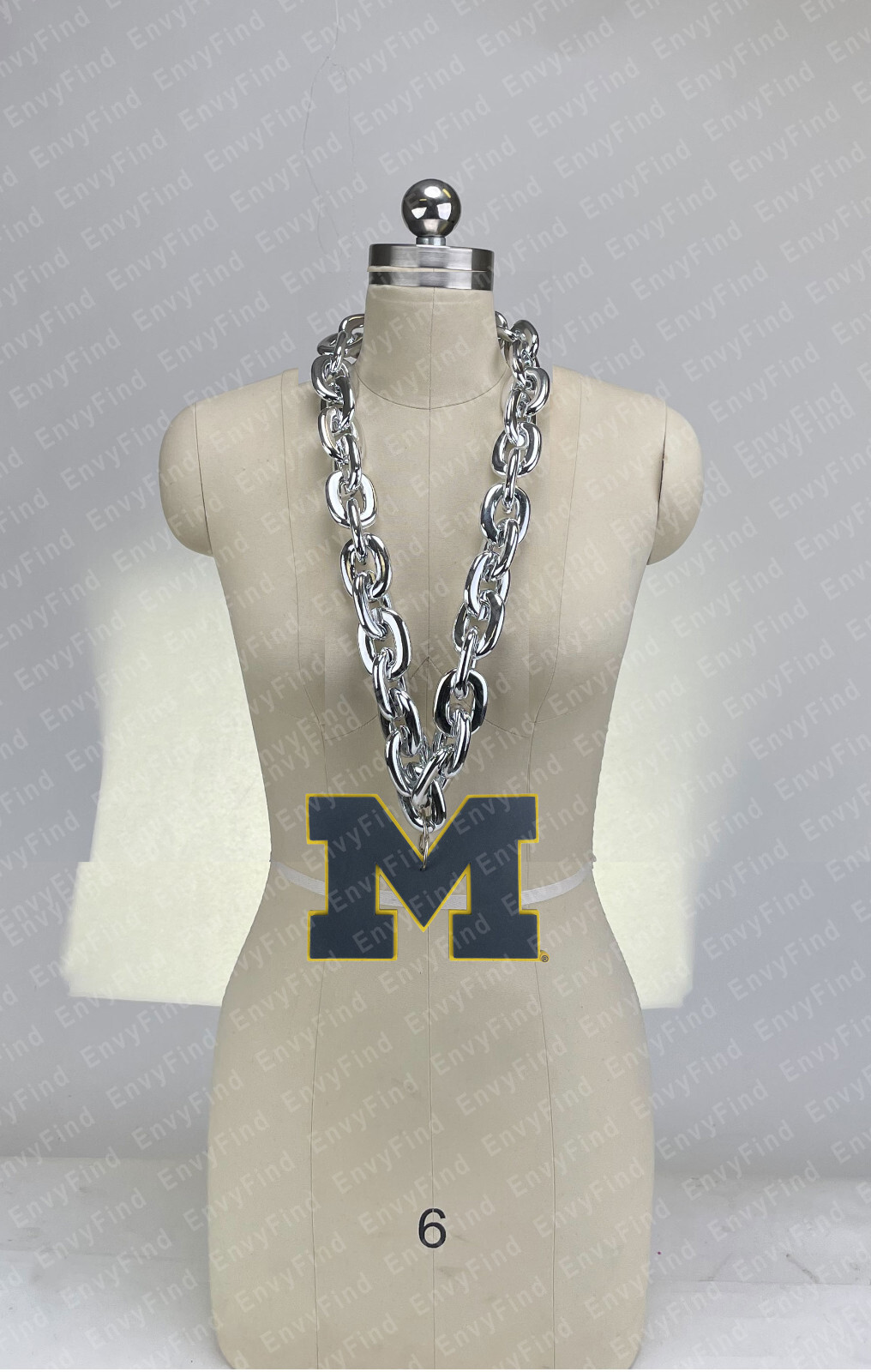 New U of Michigan Wolverines Jumbo Silver Big Fan Chain Necklace Foam MI USA