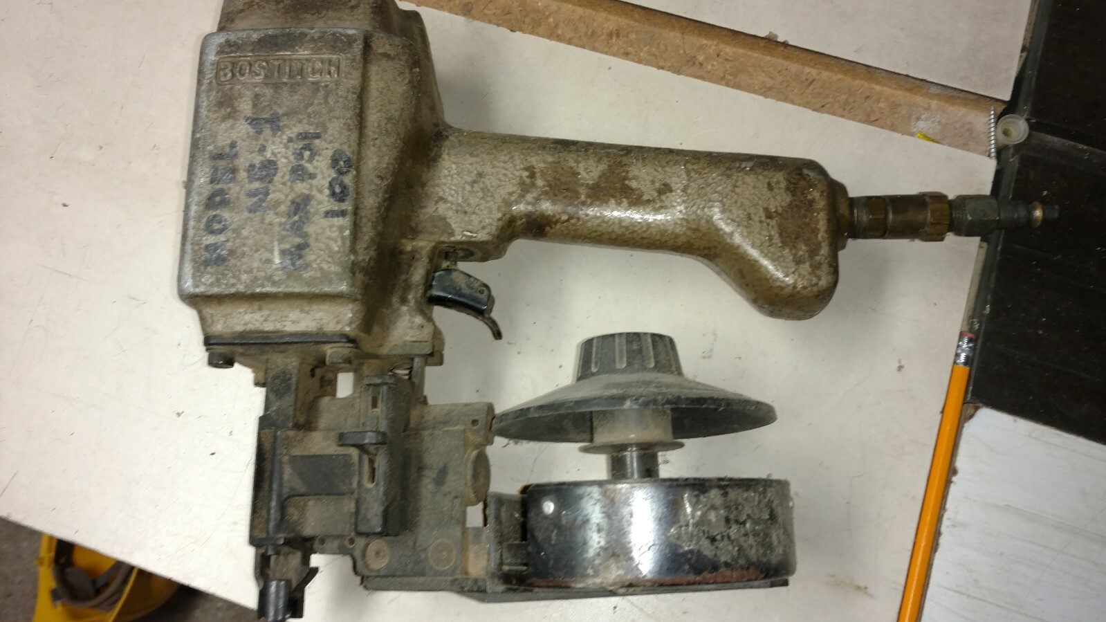 BOSTICH PALLET AIR NAILER working N5-1