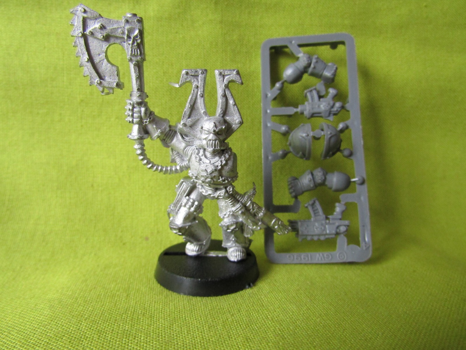 A6 WARHAMMER CHASO SPACE MARINES - BERZERKER CHAMPION 1996 OOP