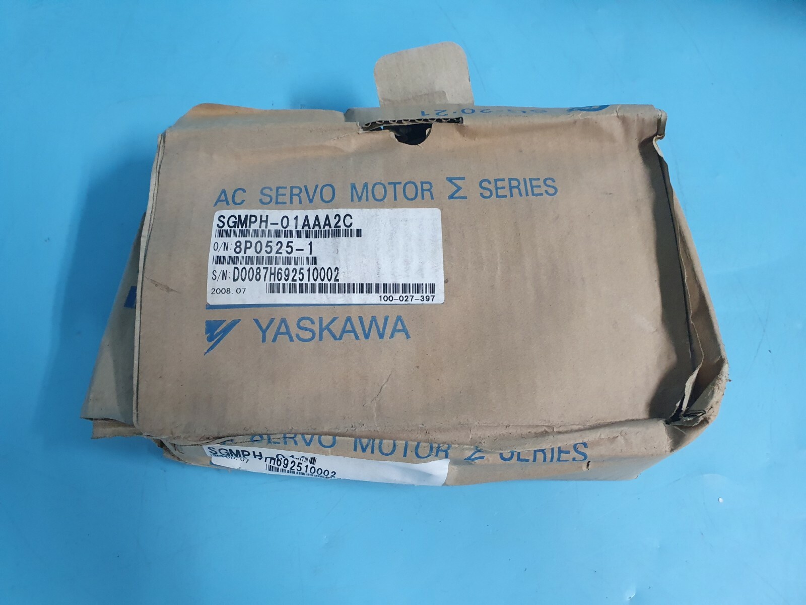 NEW YASKAWA SGMPH-01AAA2C AC SERVO MOTOR