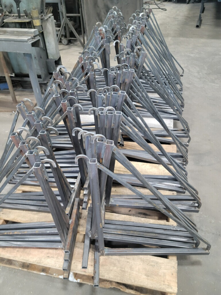 SHIPPING CONTAINER SHELF BRACKETS (1 PAIR)
