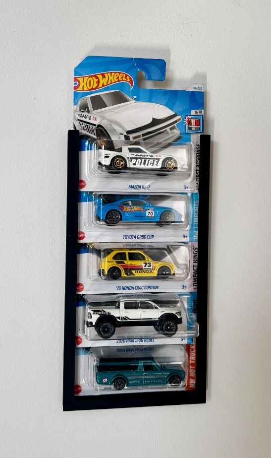 Hot Wheels Display Wall Mount Holds 5 Cars - 3d printed