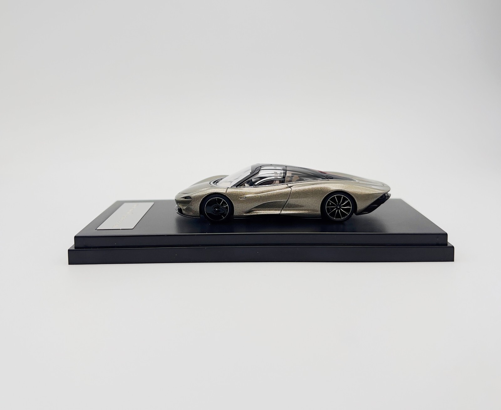 LCD Models 1:64 - McLaren Speedtail Gold - Diecast Model