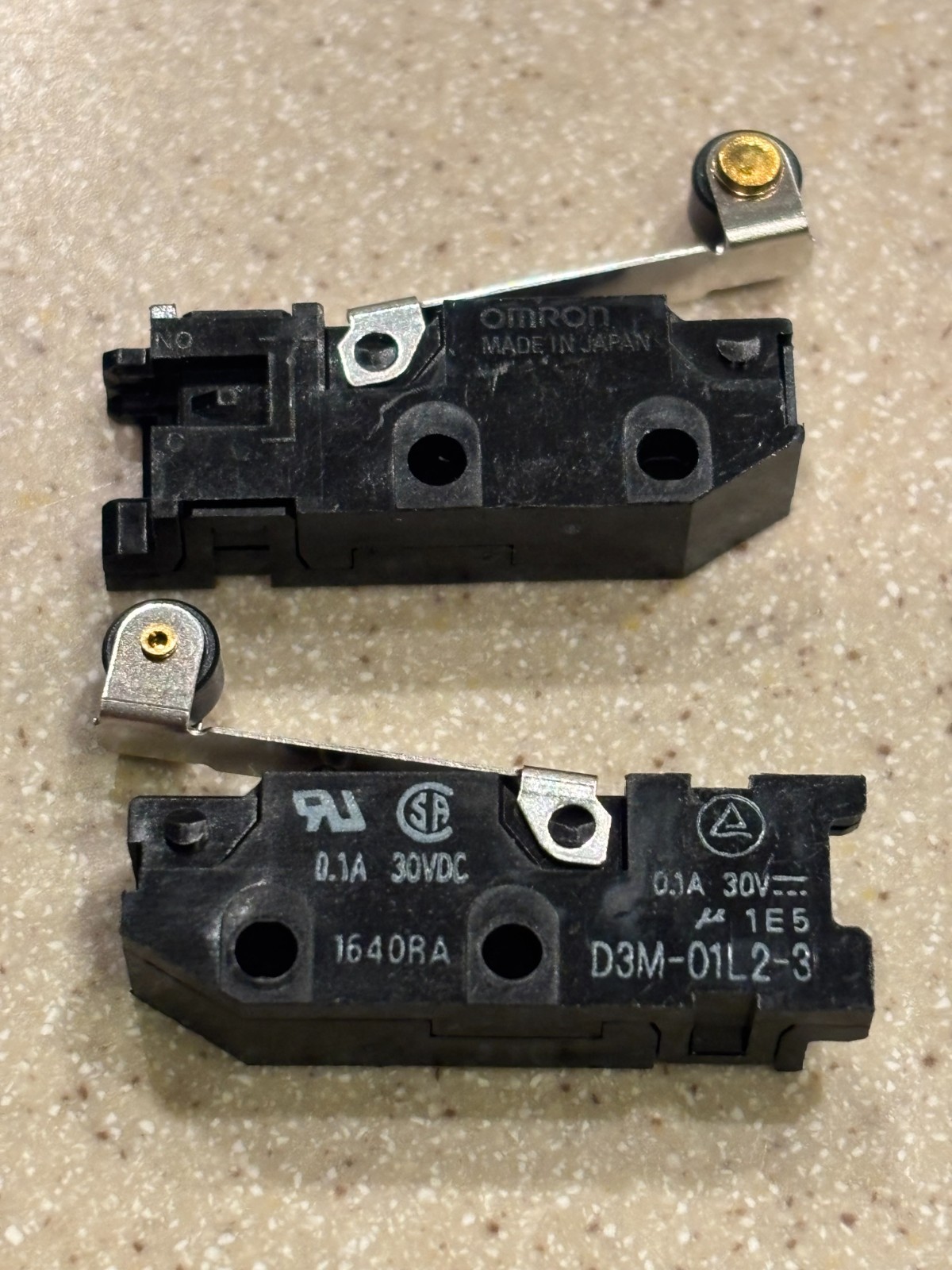 Omron Electronics D3M-01L2-3 Microswitch, 0.1A, 30VDC, Roller Lever, SPST, N.O.