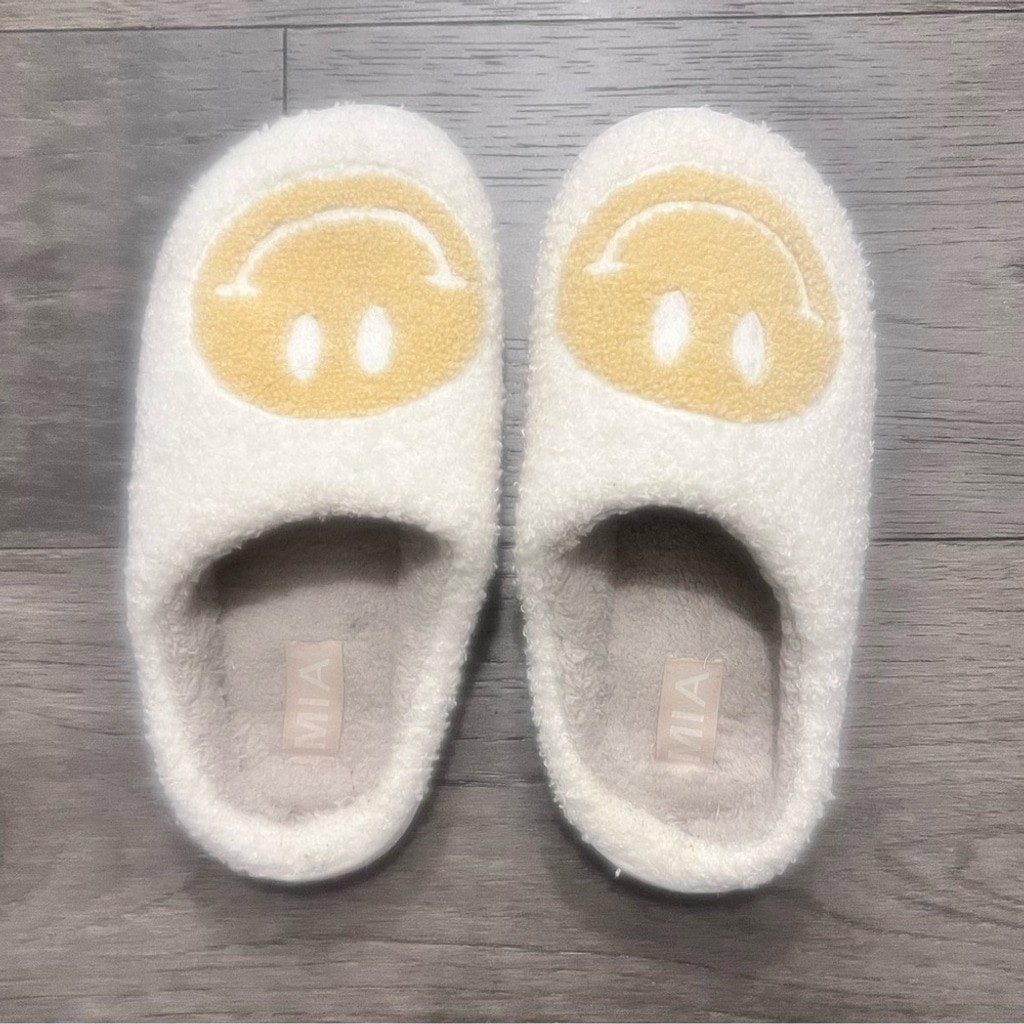 MIA Cream and Gold Smiley Face Slippers