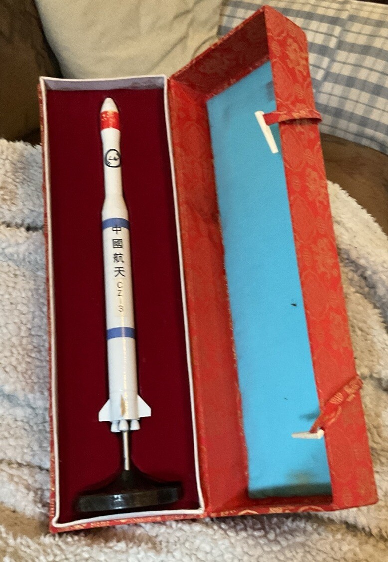 LM Display Metal Rocket Model In Original Case 1:150 Scale