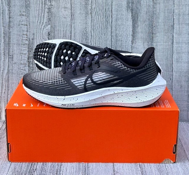 WOMENS NIKE AIR ZOOM PEGASUS 39 SHOES/ SIZE 8 / BLACK-GREY-WHITE/ NEW