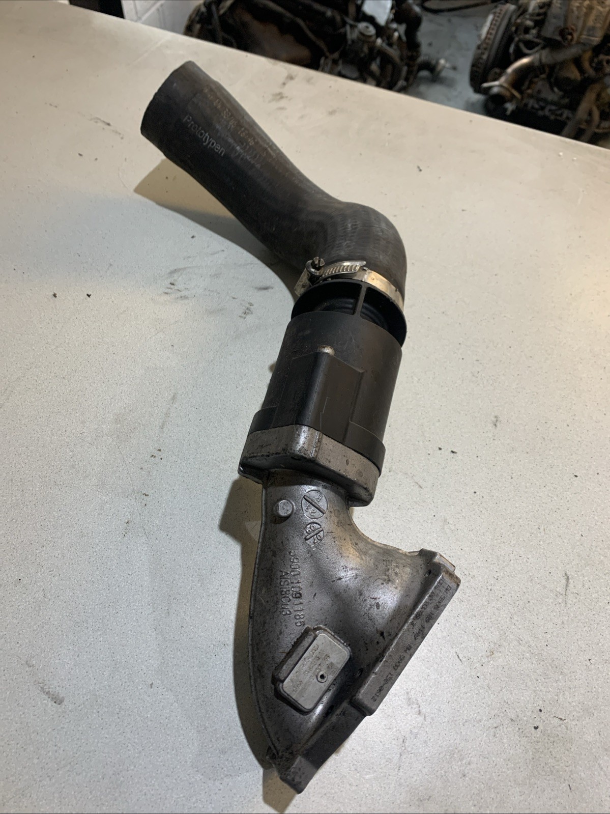 VW TRANSPORTER 2.0 AIR INTAKE PIPE 59001091185 GENUINE TESTED