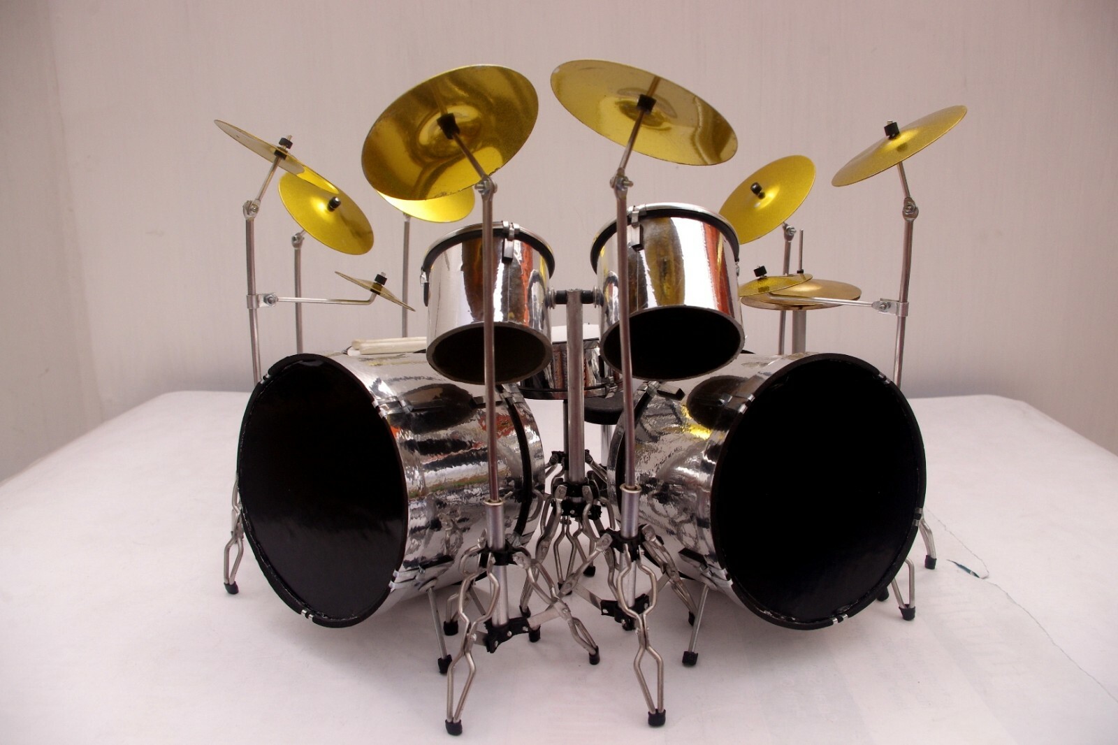 Miniature Drum Set Kit Silver Black Guitar Bass Amplifier for Display Only 1/6