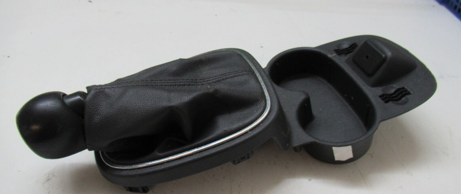 VAUXHALL OPEL CORSA D 2013 6 SPEED MANUAL GEARSTICK GAITOR KNOB AND CUP HOLDERS