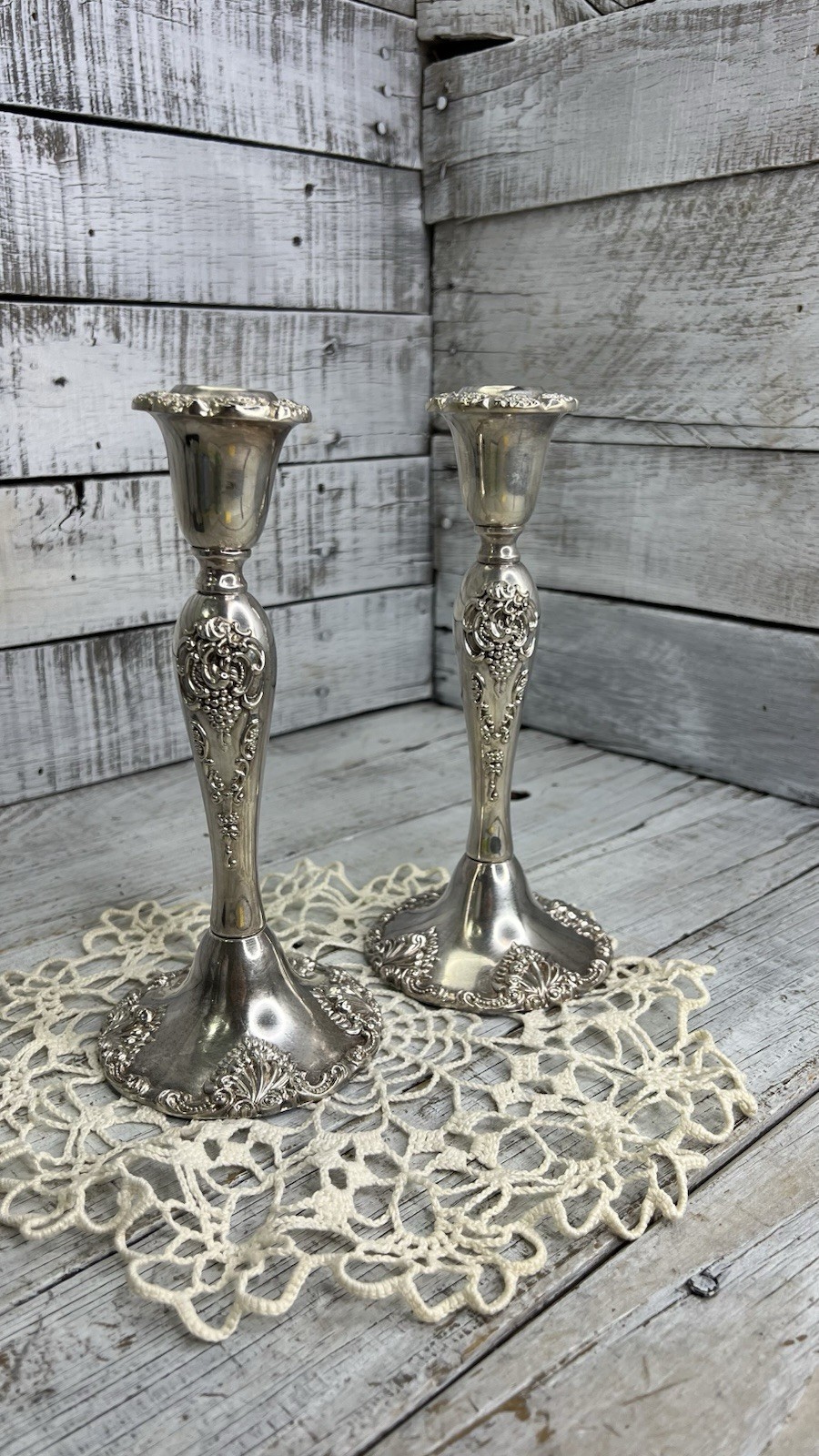 VINTAGE PAIR 2 GODINGER SILVER PLATED 8 25” CANDLESTICK BAROQUE GRAPE PATTERN 🩶
