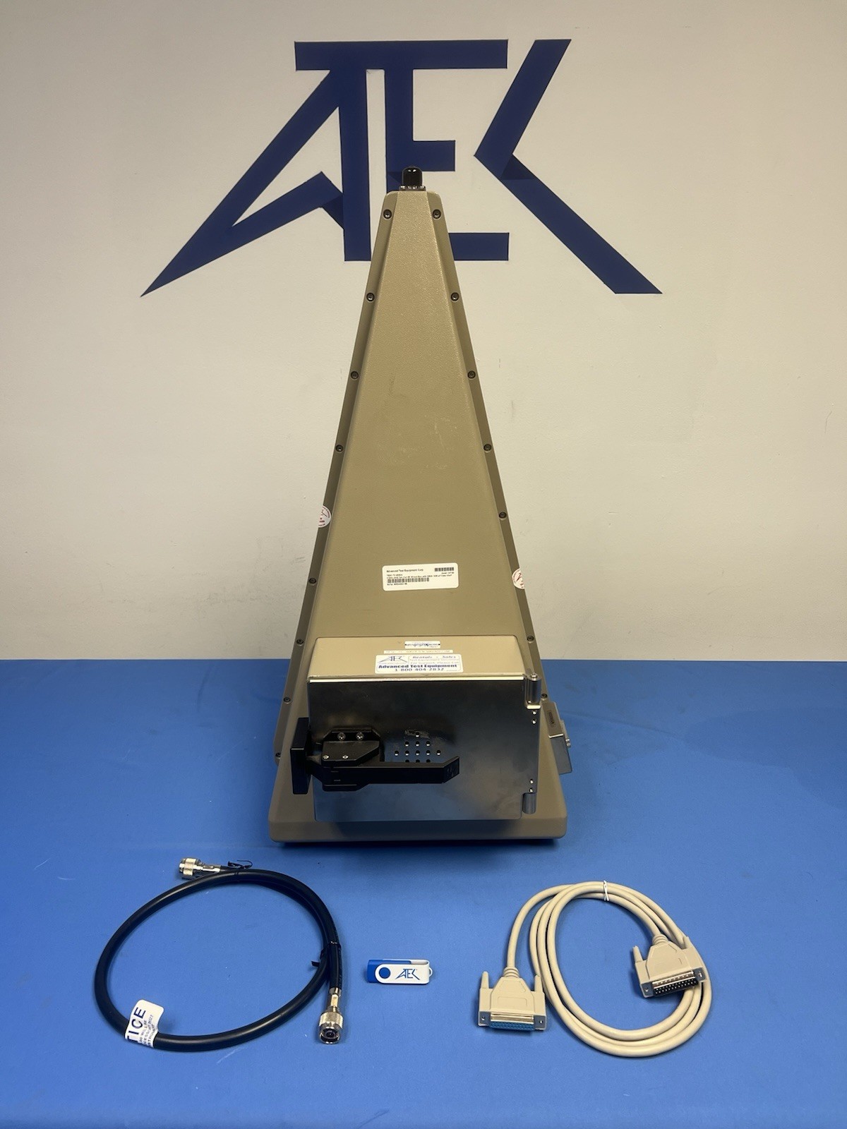 TESCOM TC-5062A 3 GHz UHF-TEM Cell RF Shield Box w/ DB25, SMA(f)
