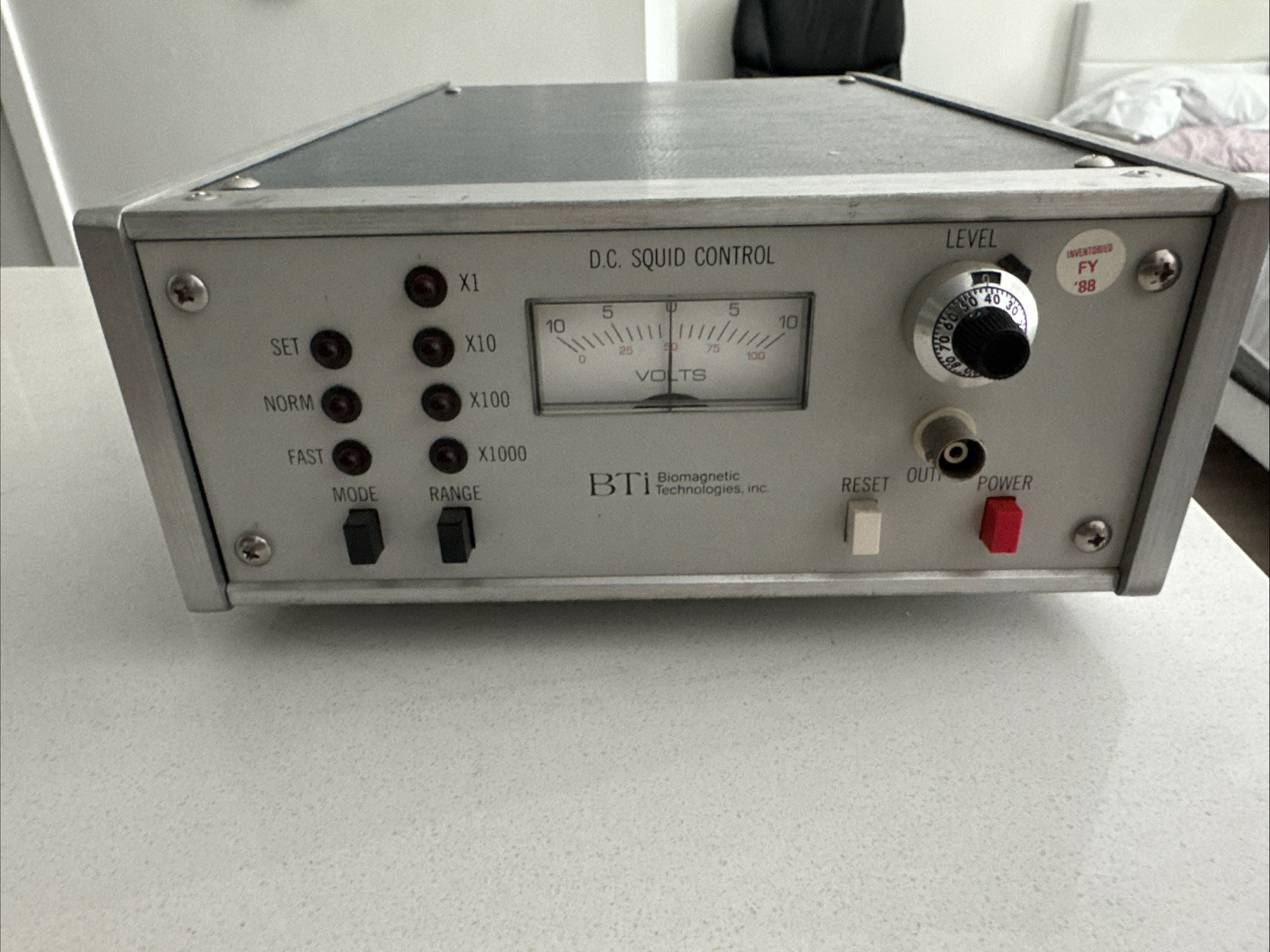 BTI  DC SQUID CONTROL model 40