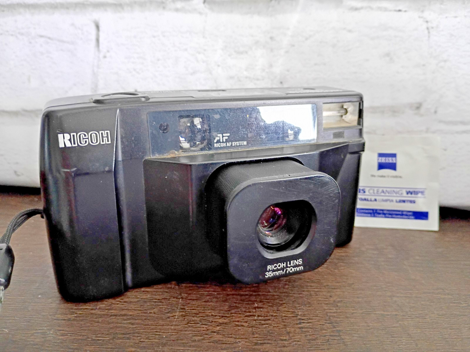 Rich shotmaster dual 35 mm film - tested to power on - motor runs - zooms.