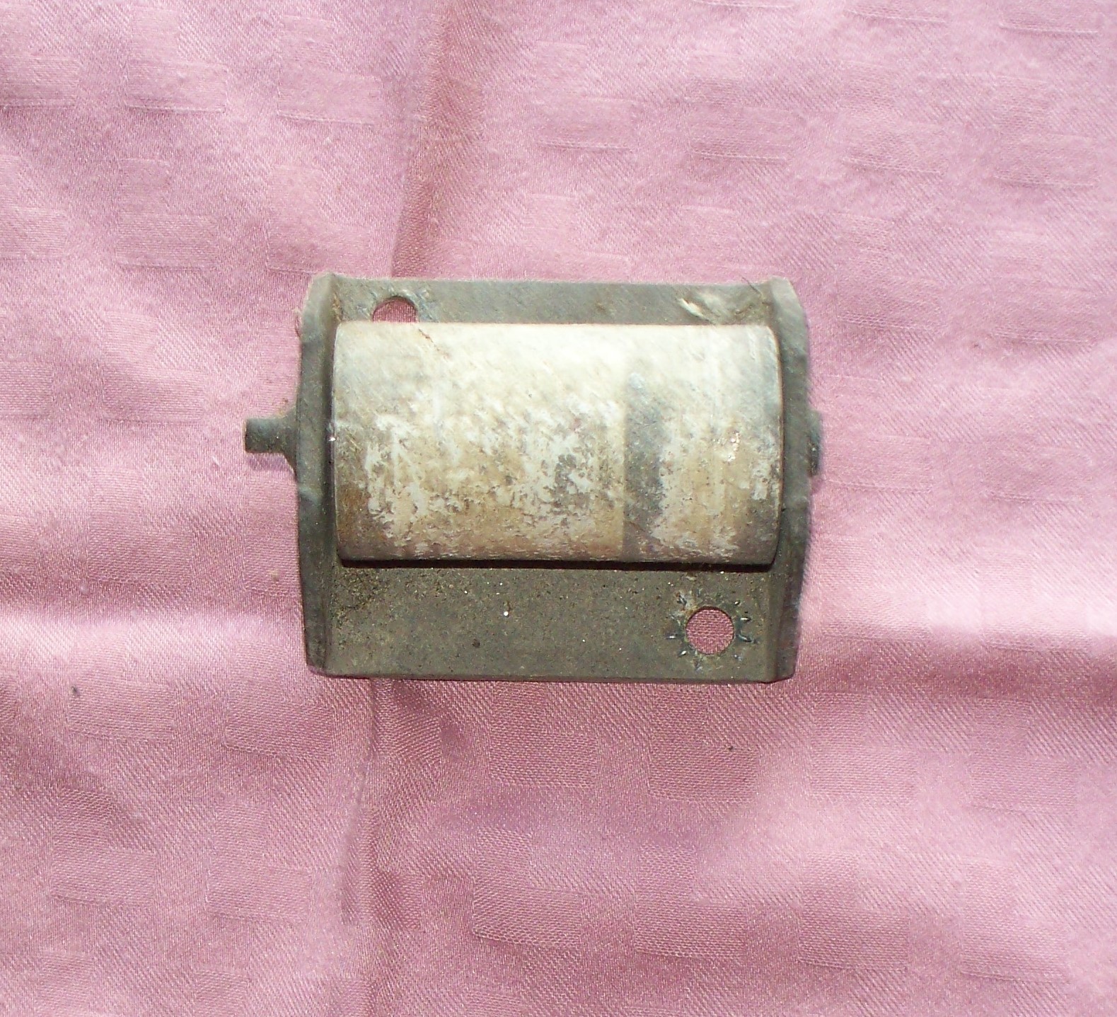 Dixie-Narco Soda Vending Machine Outer Door Roller Support
