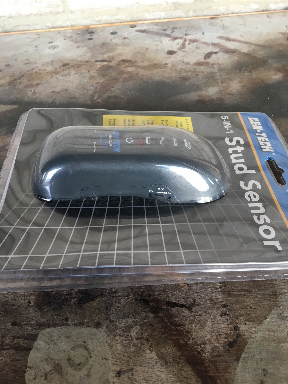 Cen-Tech 5 In 1 Stud Sensor With Led Light Measure. NEW