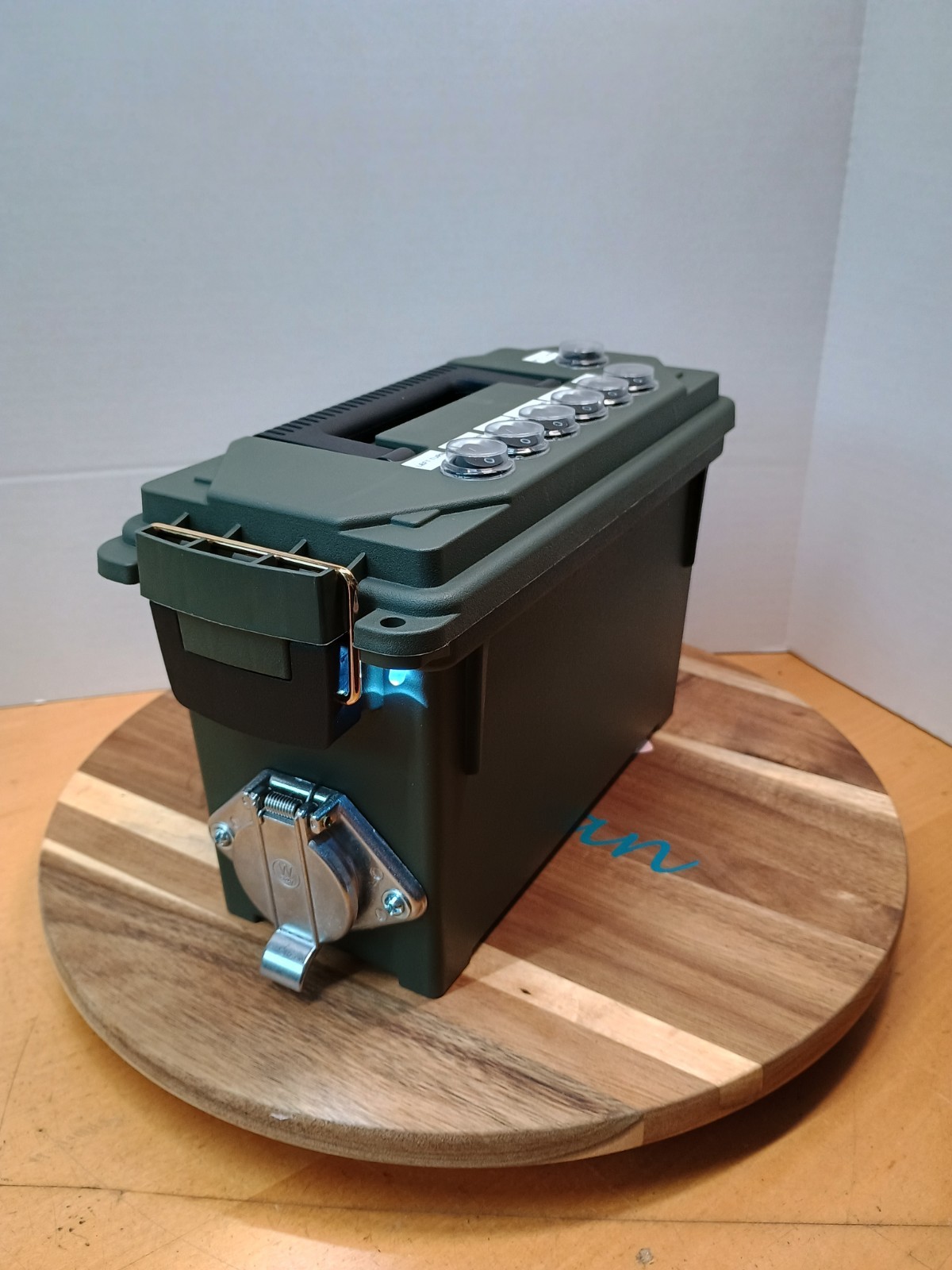 Semi-Trailer Light Tester Box Powered by Milwaukee M12 Drill Battery