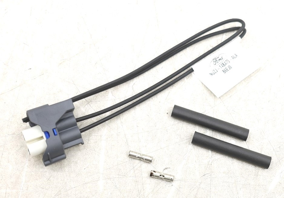 NEW Motorcraft Fog / Driving Lamp Connector WPT-1736 Edge 19-24 Escape 22-26