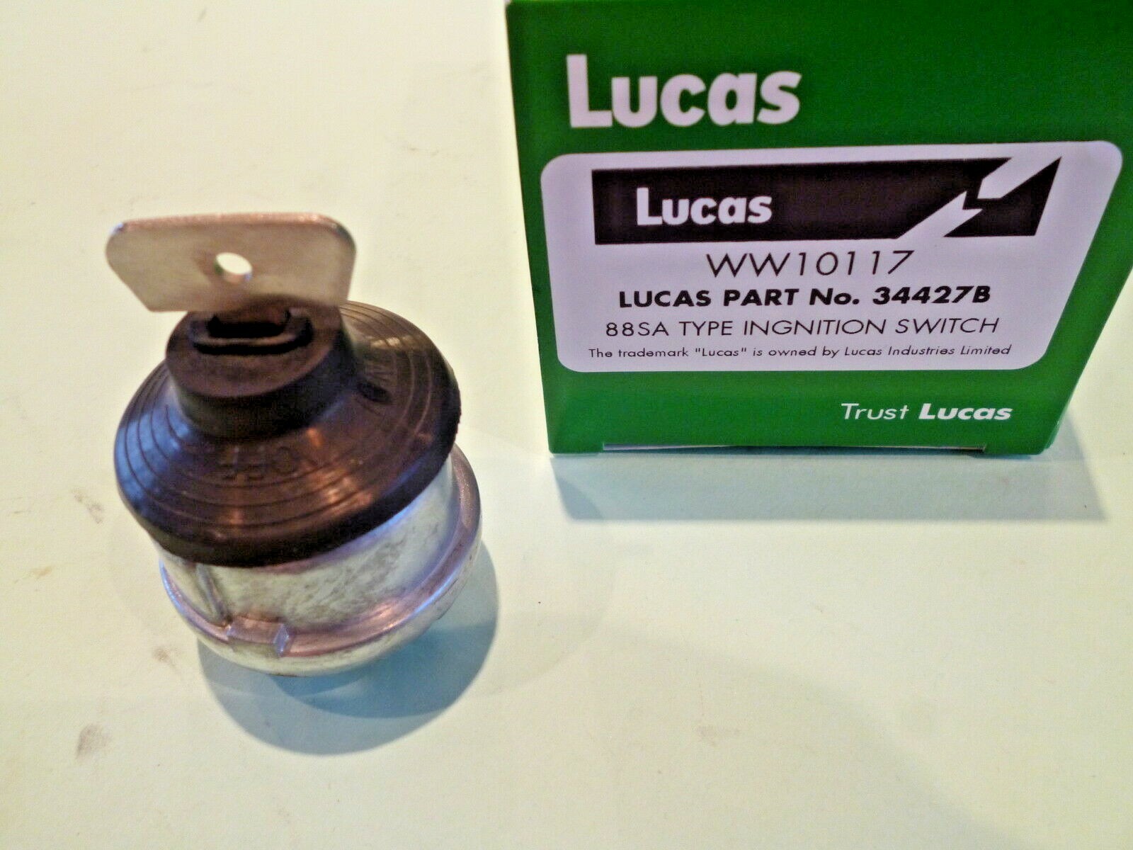 BSA TRIUMPH C15 B40 3TA 5TA GENUINE LUCAS 88SA IGNITION SWITCH NEW LU34427B
