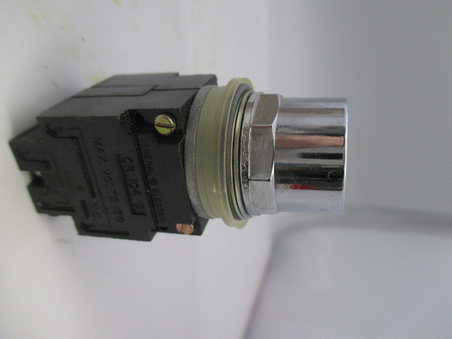 General Electric CR104A8212 Switch new
