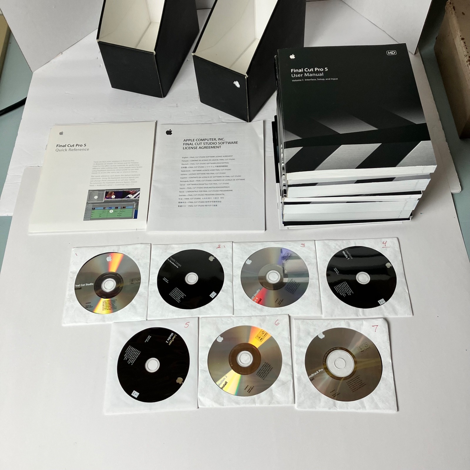 APPLE FINAL CUT PRO 5 SOFTWARE MANUALS WITH SOFTWARE