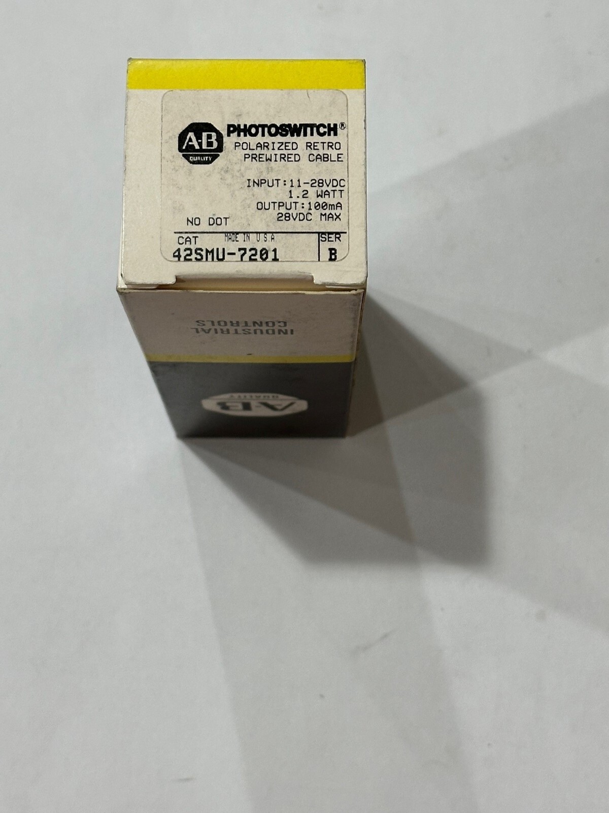 ALLEN BRADLEY 42SMU-7201 PHOTOSWITCH POLARIZED RETRO SENSOR  *NEW IN BOX*